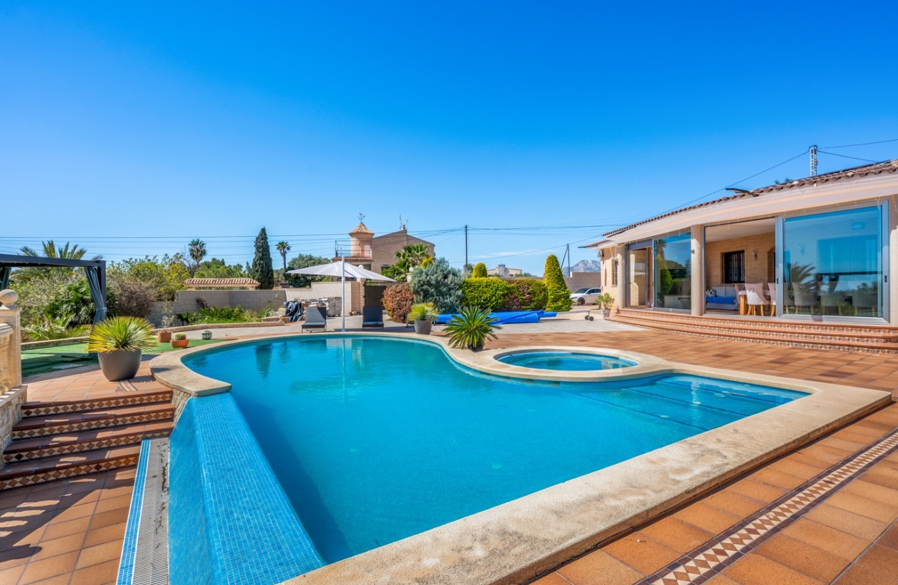 Resale - Finca / Country Property - Crevillente