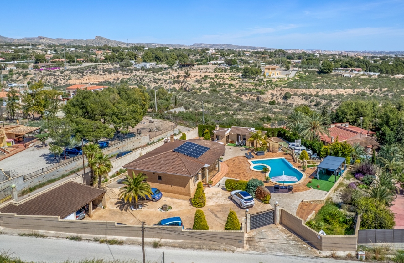 Resale - Finca / Country Property - Crevillente