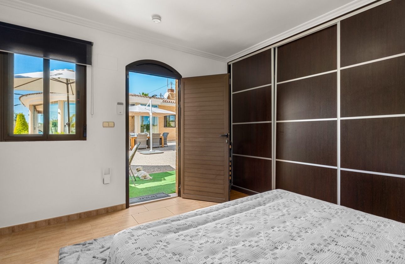 Resale - Finca / Country Property - Crevillente