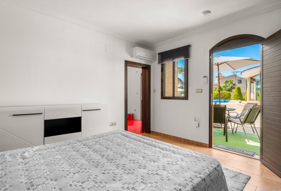 Resale - Finca / Country Property - Crevillente