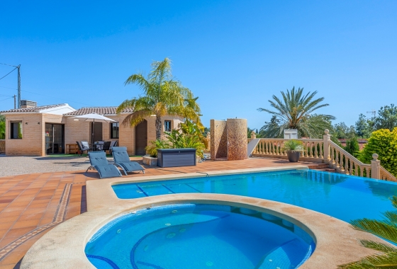Resale - Finca / Country Property - Crevillente