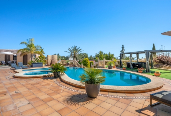 Resale - Finca / Country Property - Crevillente