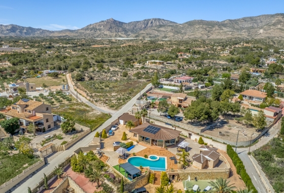 Resale - Finca / Country Property - Crevillente