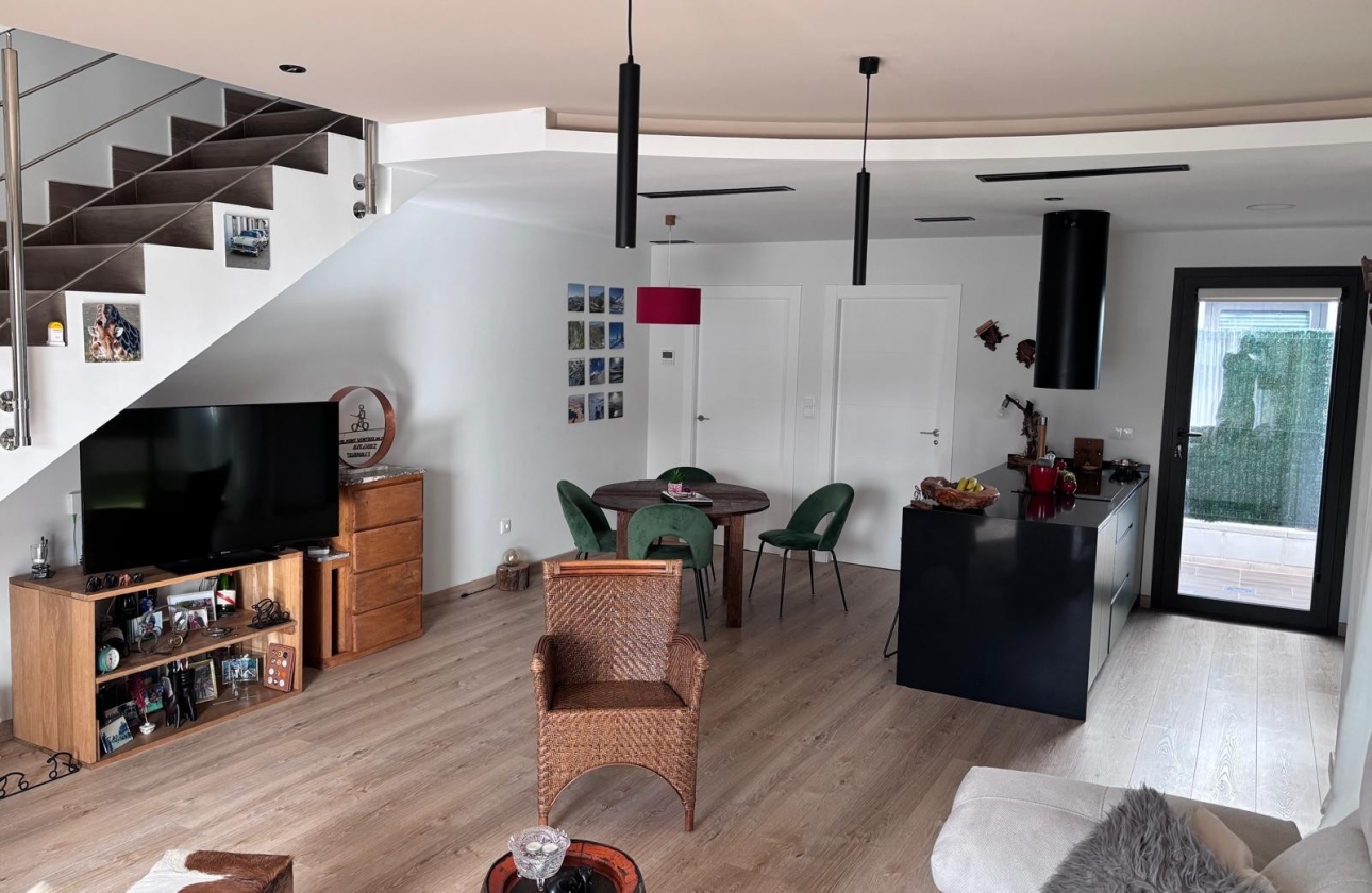 Reventa - Villa - Los Montesinos - La Herada