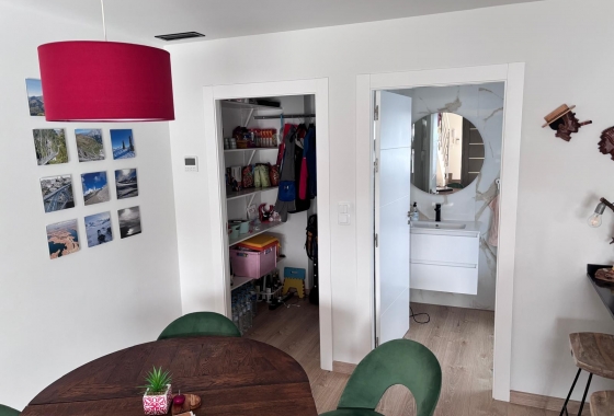 Reventa - Villa - Los Montesinos - La Herada