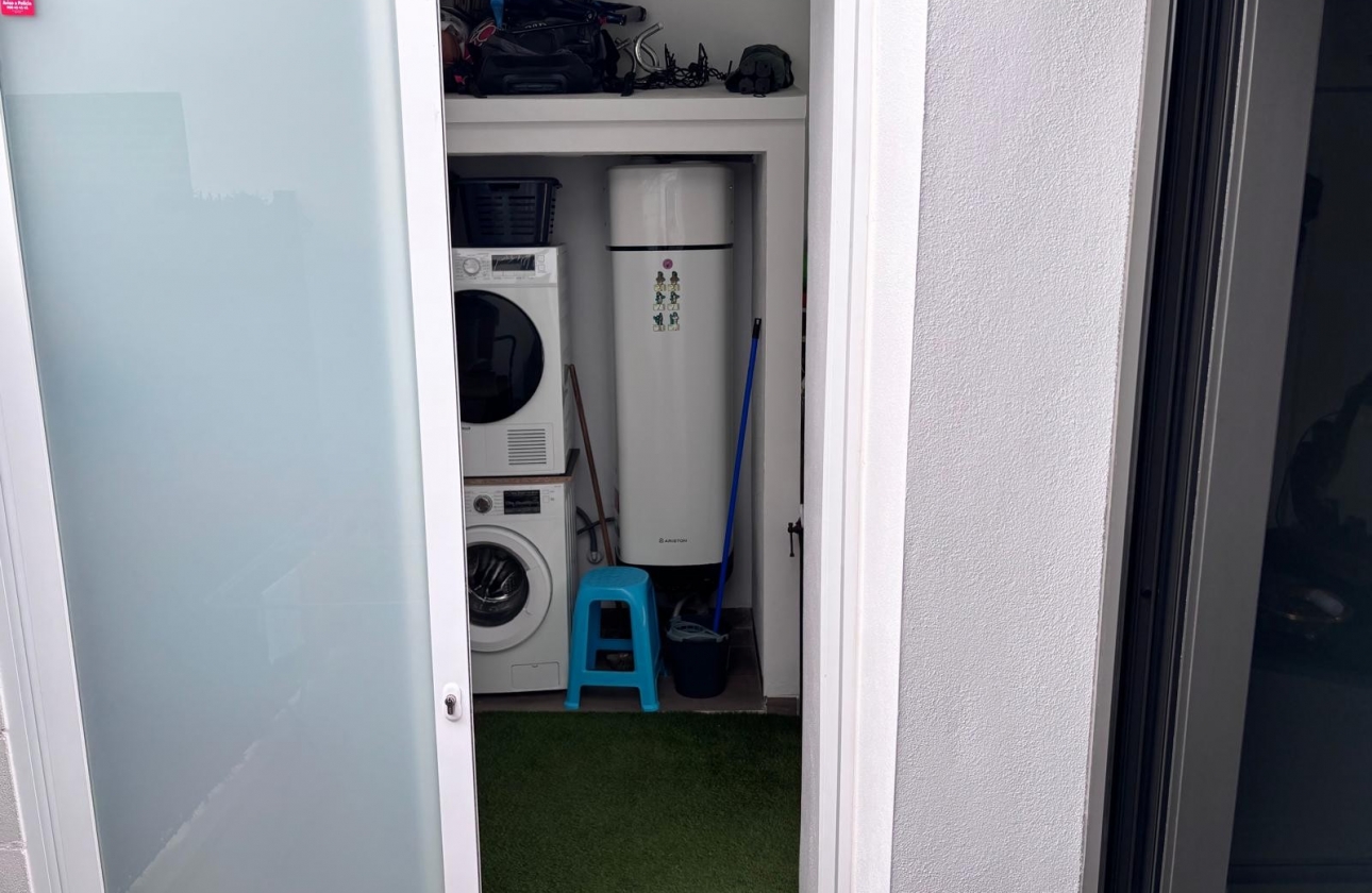 Reventa - Villa - Los Montesinos - La Herada