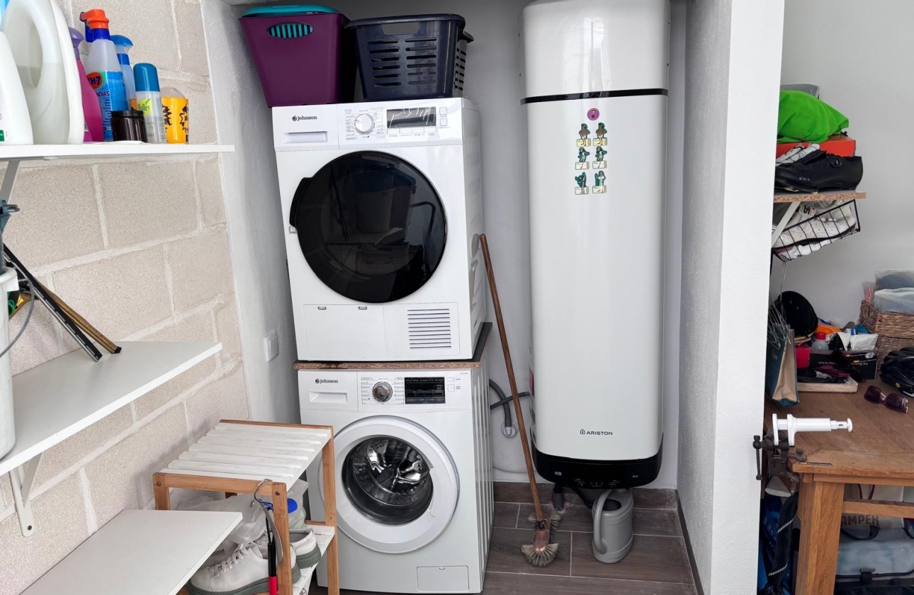 Reventa - Villa - Los Montesinos - La Herada