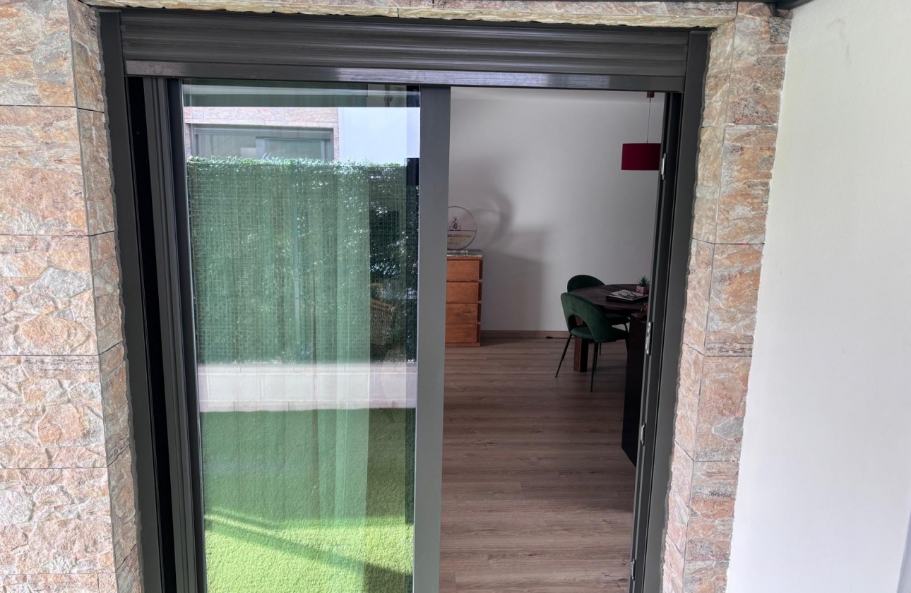 Reventa - Villa - Los Montesinos - La Herada