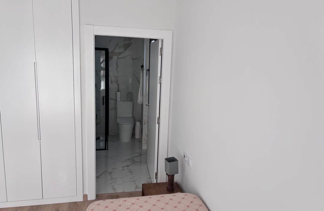 Reventa - Villa - Los Montesinos - La Herada