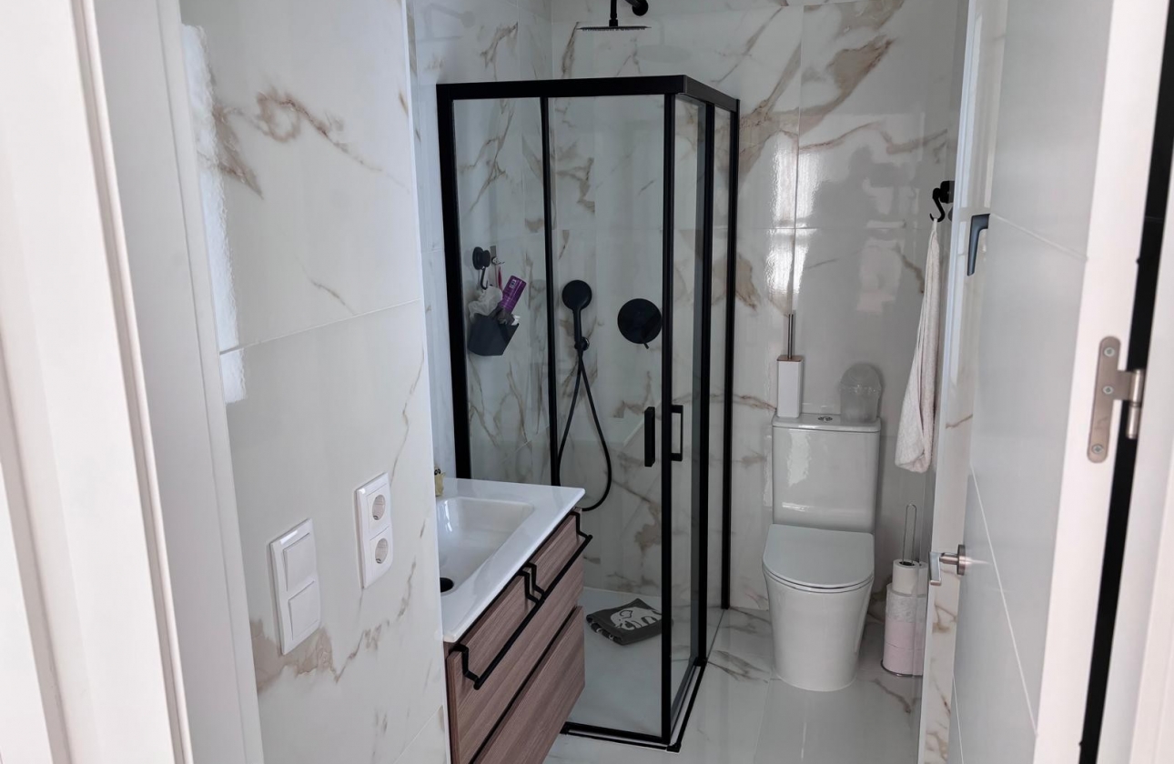 Reventa - Villa - Los Montesinos - La Herada