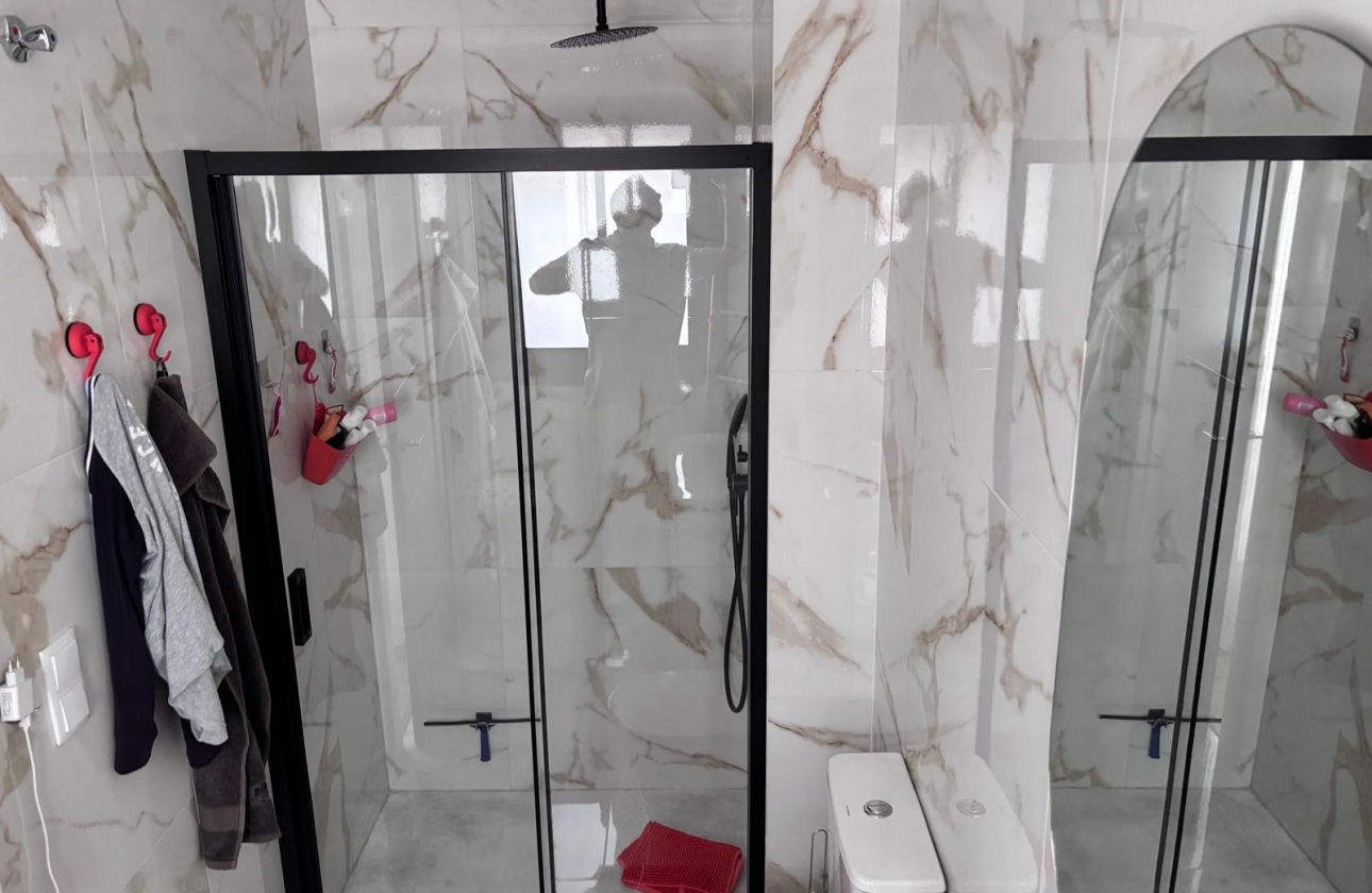 Reventa - Villa - Los Montesinos - La Herada