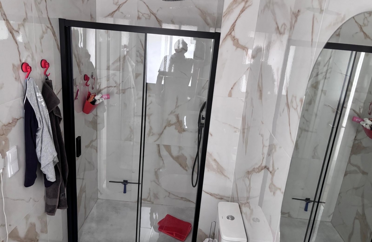 Reventa - Villa - Los Montesinos - La Herada