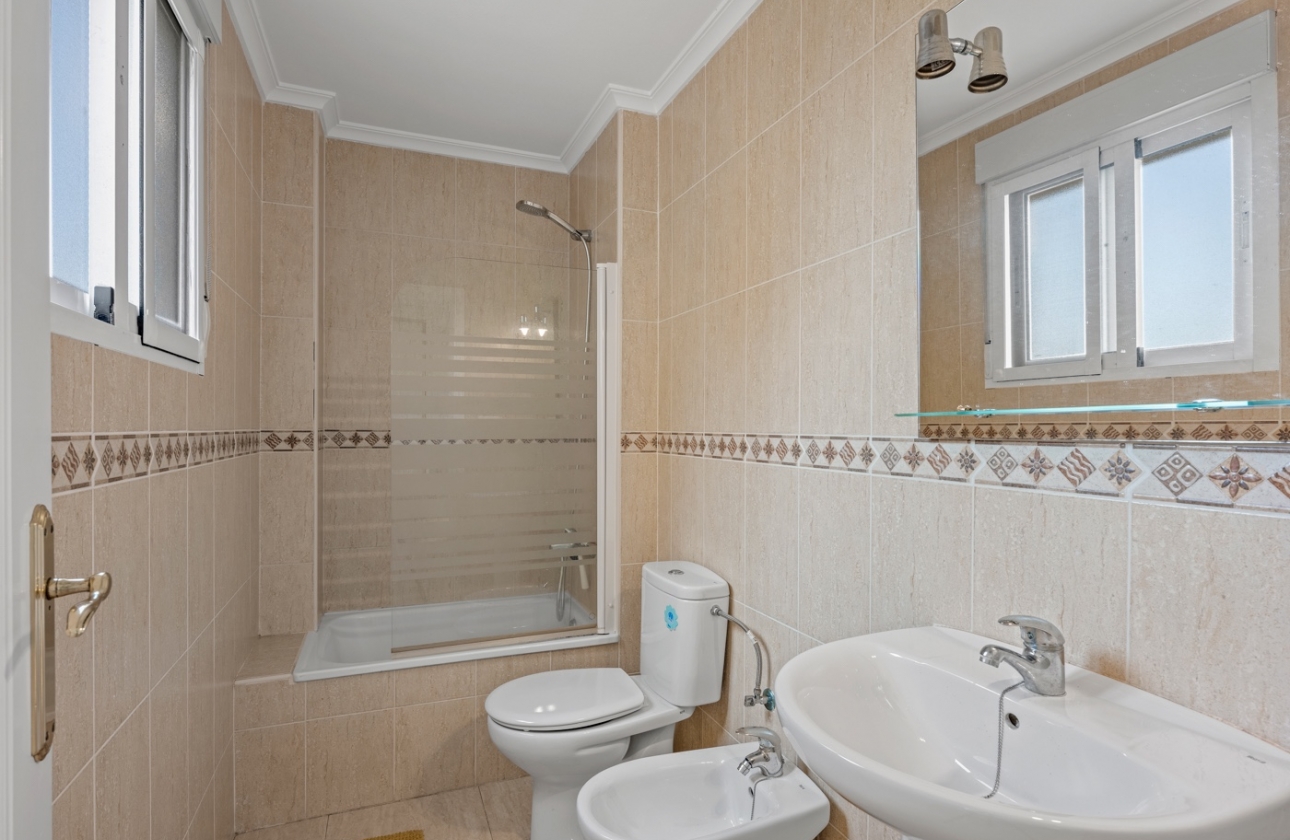 Wiederverkauf - Wohnung - Daya Nueva - Costa Blanca South