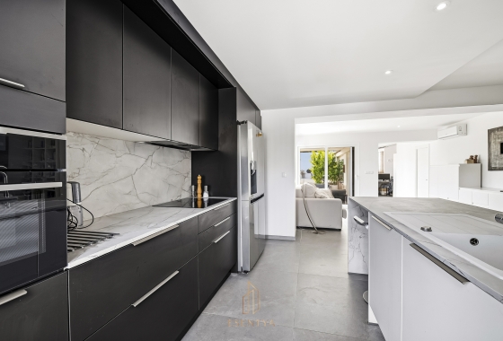 Resale - Villa - Torrevieja - Los Balcones