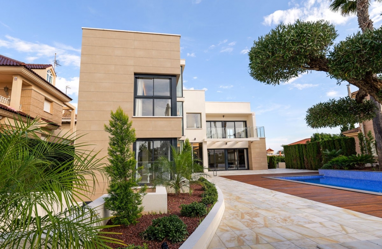 Obra nueva - Villa - Torrevieja
