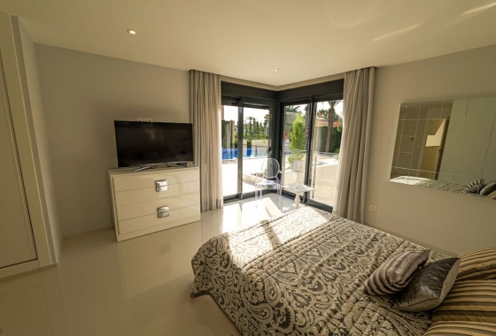 Obra nueva - Villa - Torrevieja