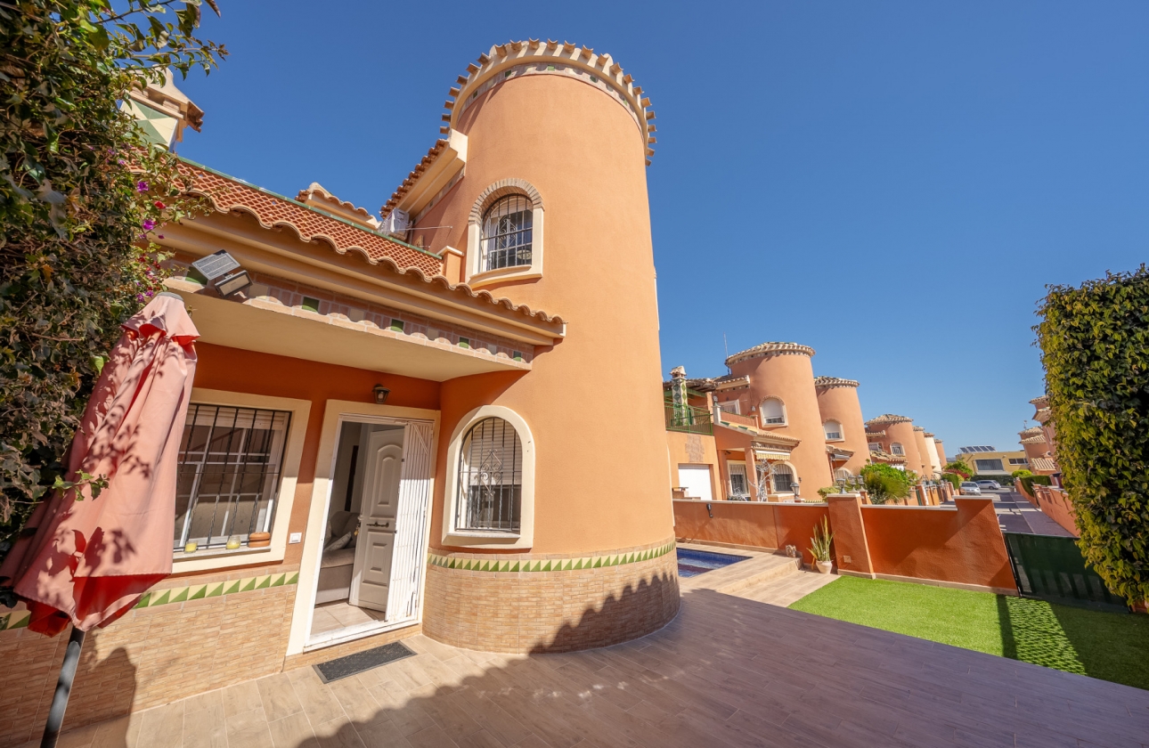 Wiederverkauf - Villa - Playa Flamenca - Sportcentre