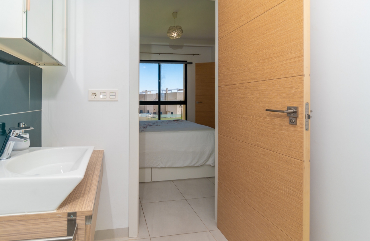 Wiederverkauf - Wohnung - Orihuela Costa - La Zenia