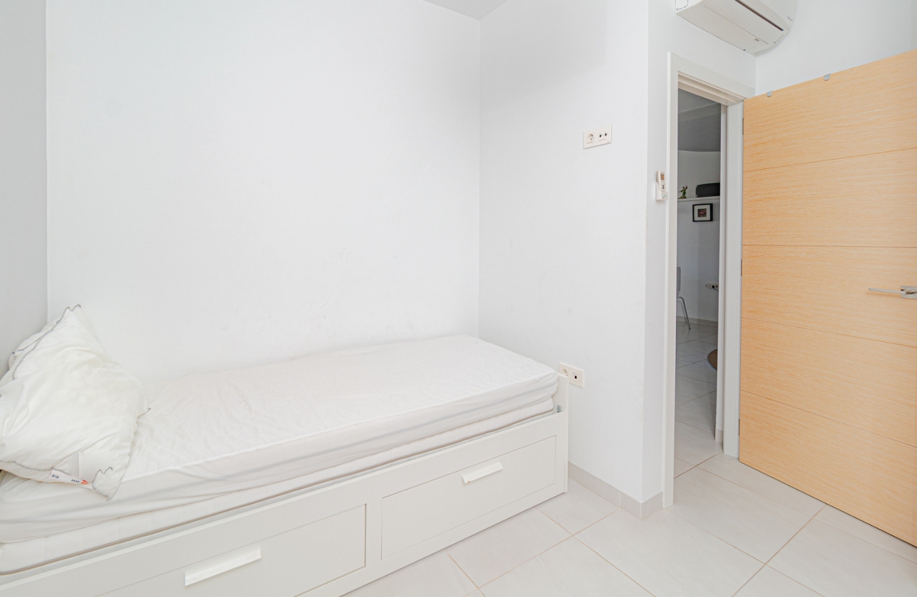 Wiederverkauf - Wohnung - Orihuela Costa - La Zenia