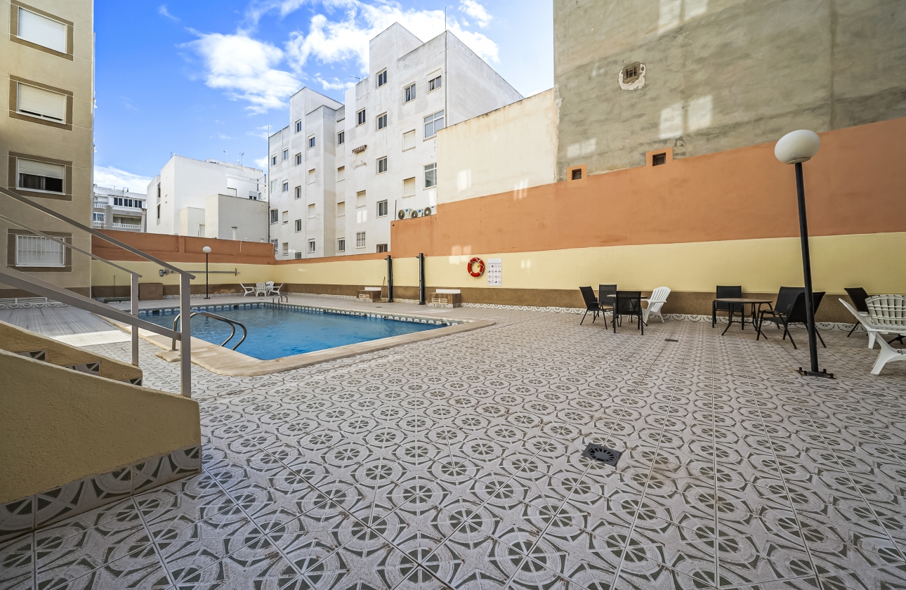 Resale - Apartment / flat - Torrevieja - Centro