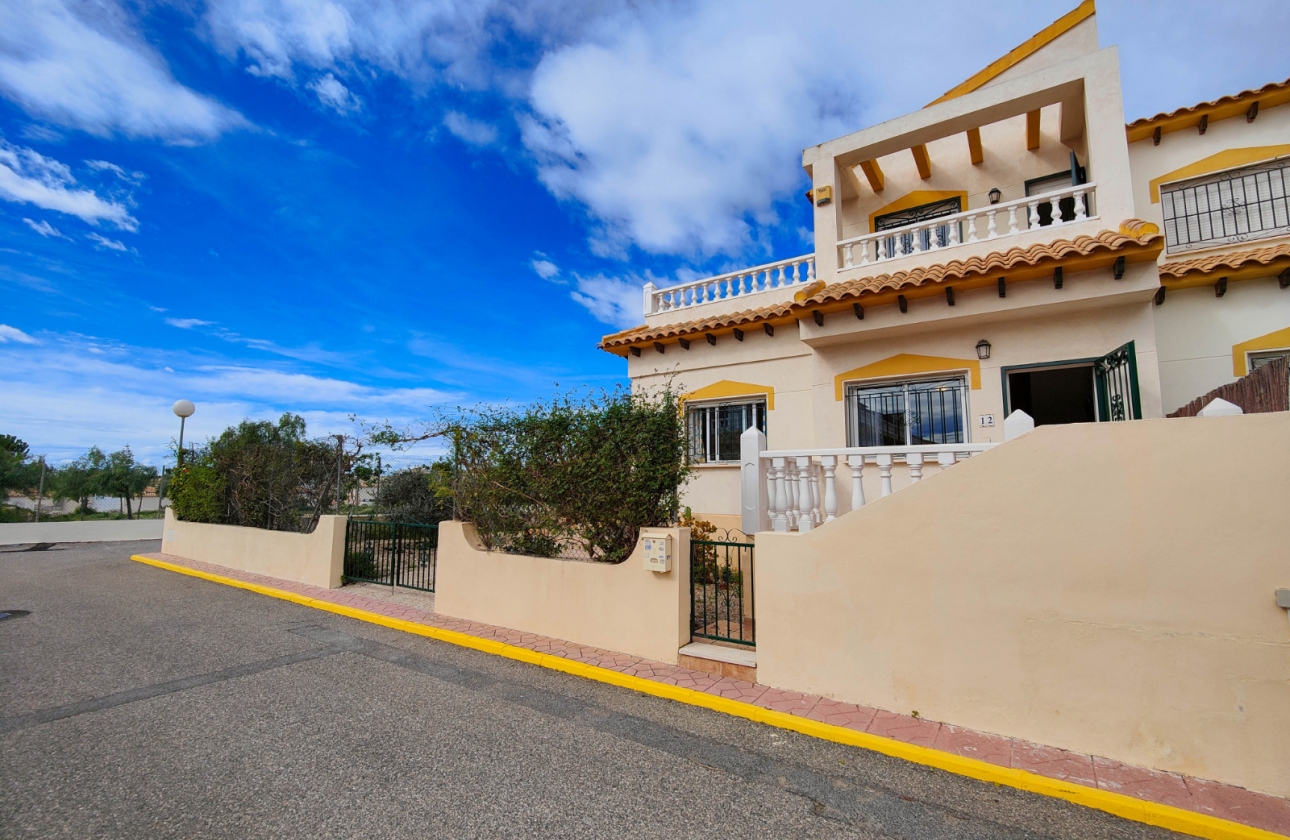 Resale - House - Orihuela Costa - La Florida