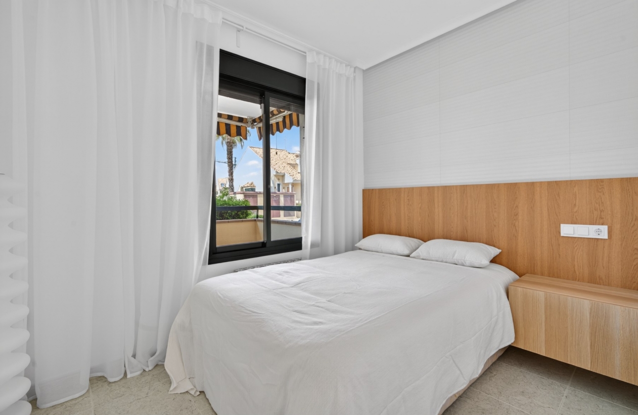 Resale - Apartment / flat - Orihuela Costa - Campoamor