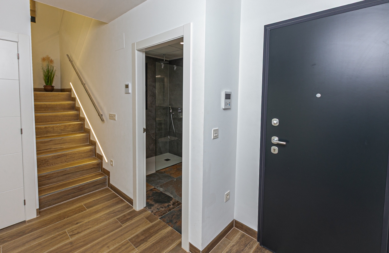 Resale - Villa - Los Montesinos