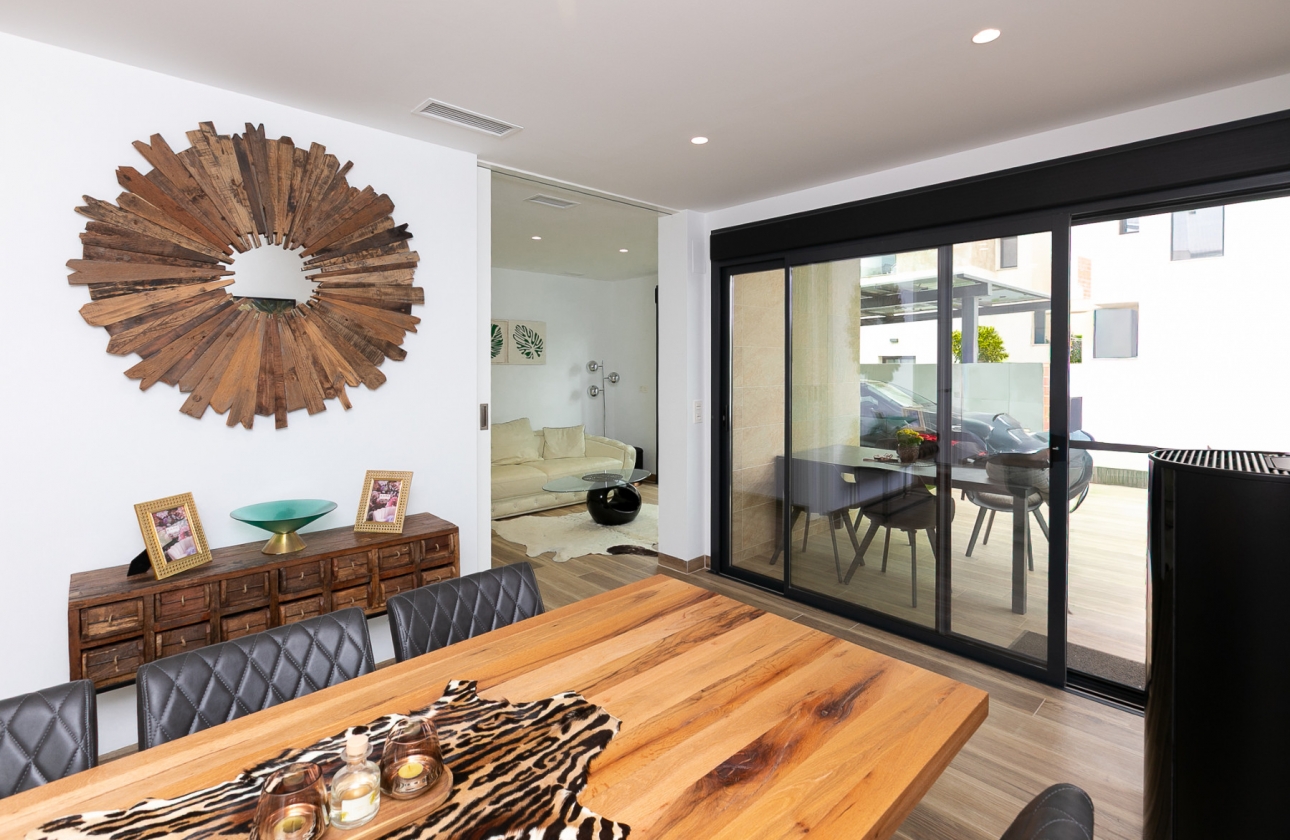 Resale - Villa - Los Montesinos