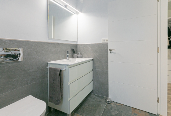 Resale - Villa - Los Montesinos