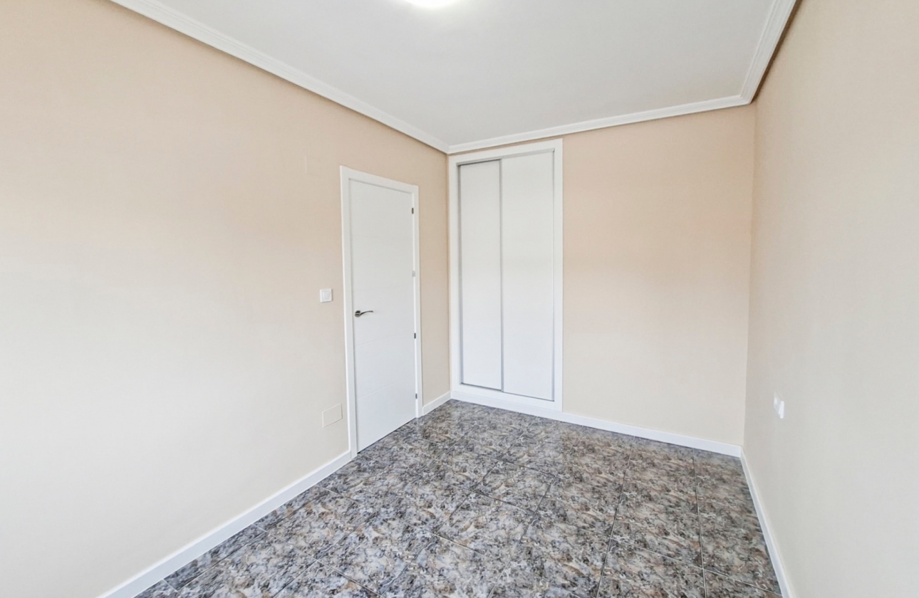 Reventa - Casa - Orihuela Costa