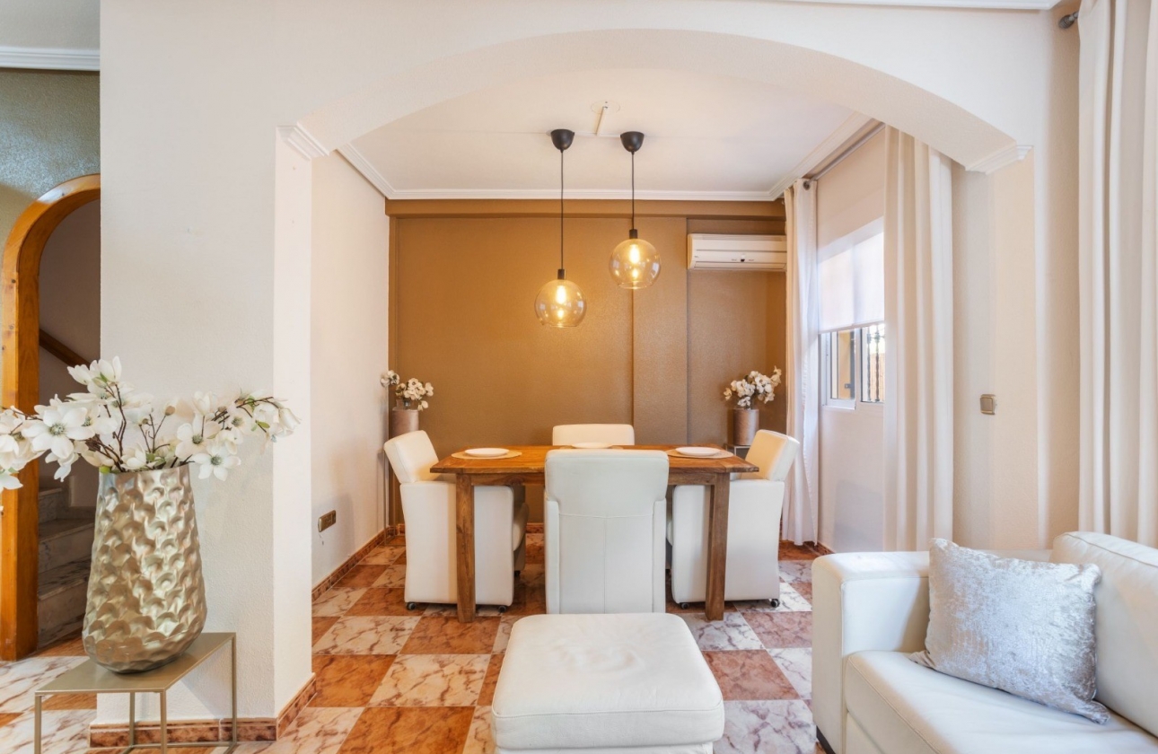 Reventa - Villa - Orihuela Costa - La Regia
