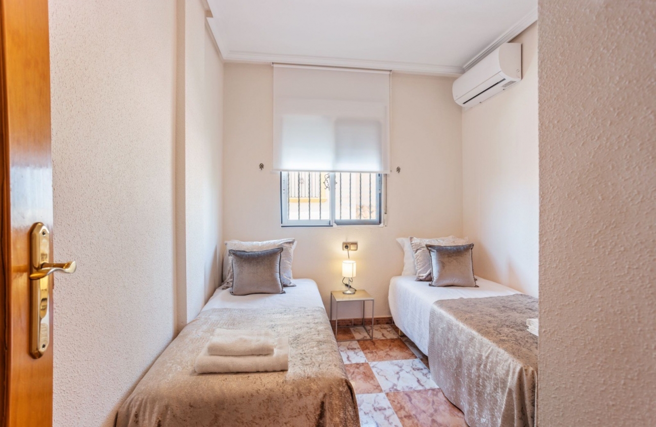 Reventa - Villa - Orihuela Costa - La Regia