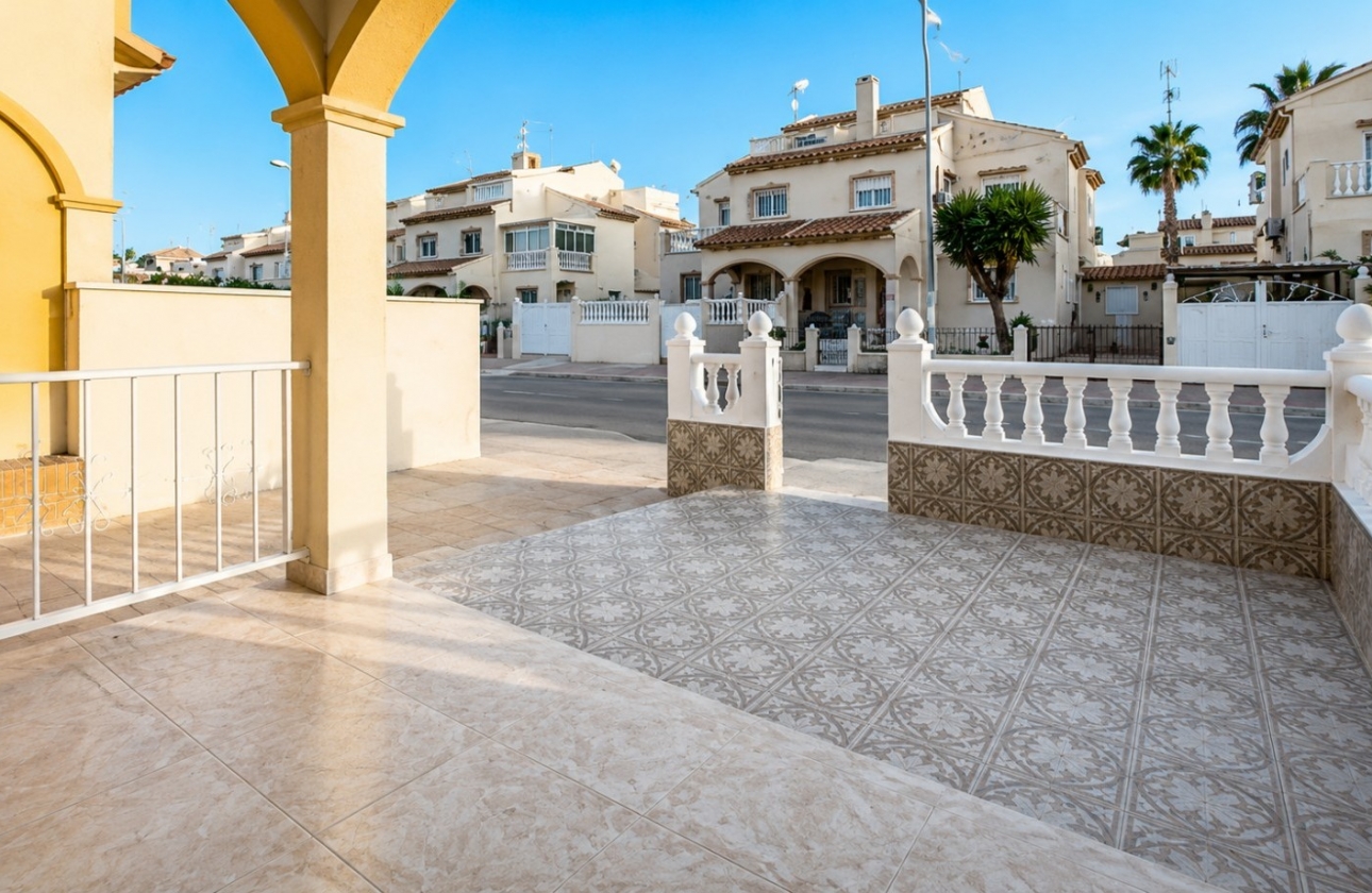 Wiederverkauf - House - Orihuela Costa - Los Almendros