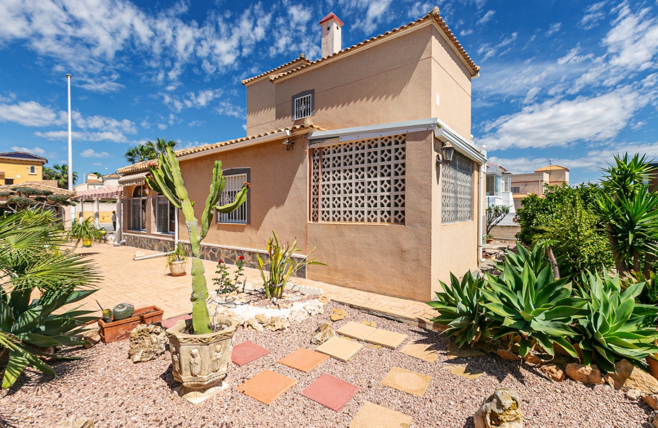 Wiederverkauf - Villa - Orihuela Costa - La Zenia
