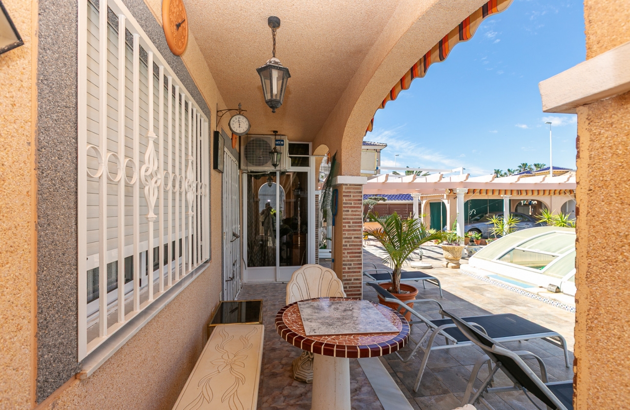 Wiederverkauf - Villa - Orihuela Costa - La Zenia