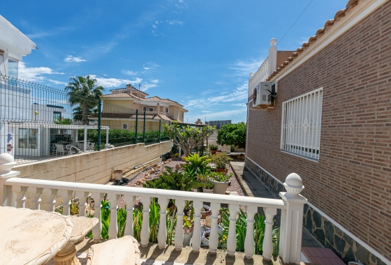 Wiederverkauf - Villa - Orihuela Costa - La Zenia