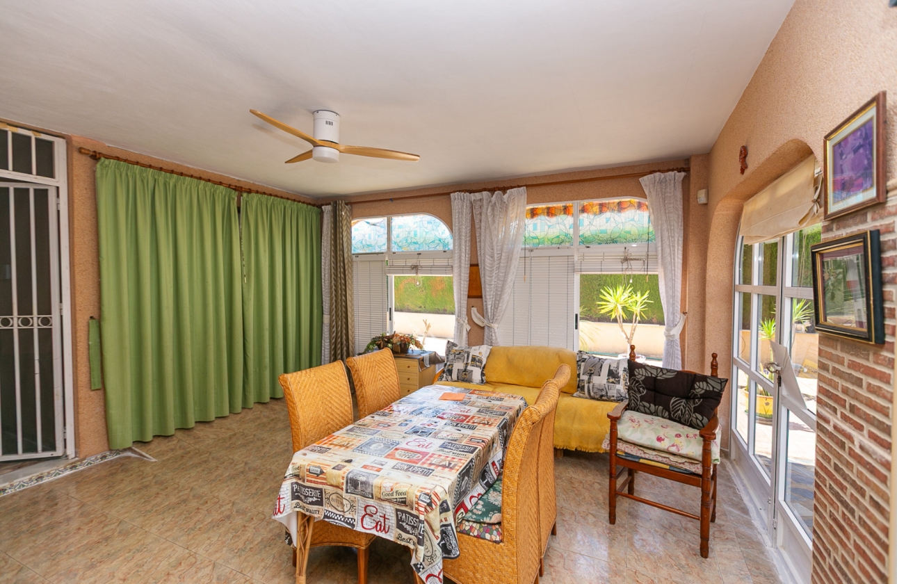 Wiederverkauf - Villa - Orihuela Costa - La Zenia