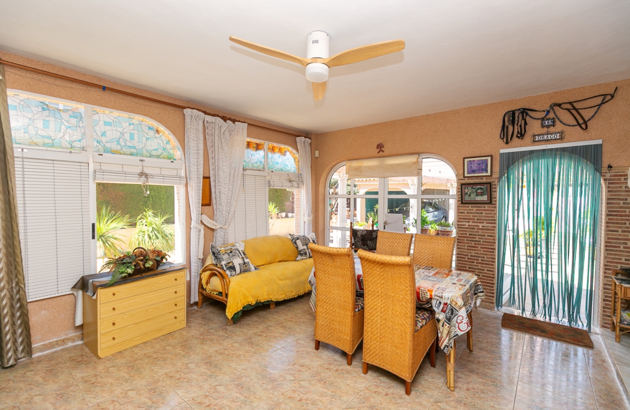 Wiederverkauf - Villa - Orihuela Costa - La Zenia
