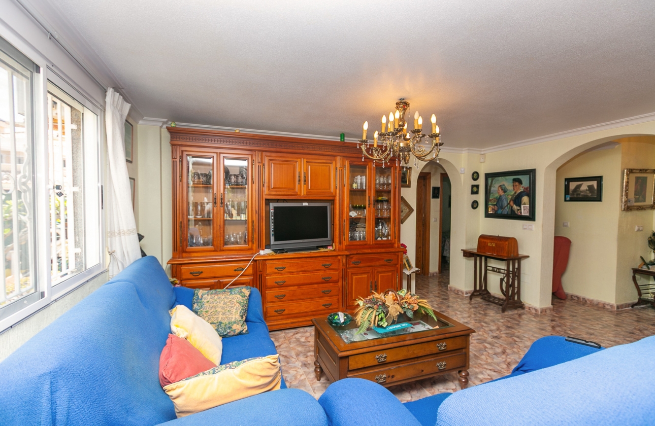 Wiederverkauf - Villa - Orihuela Costa - La Zenia