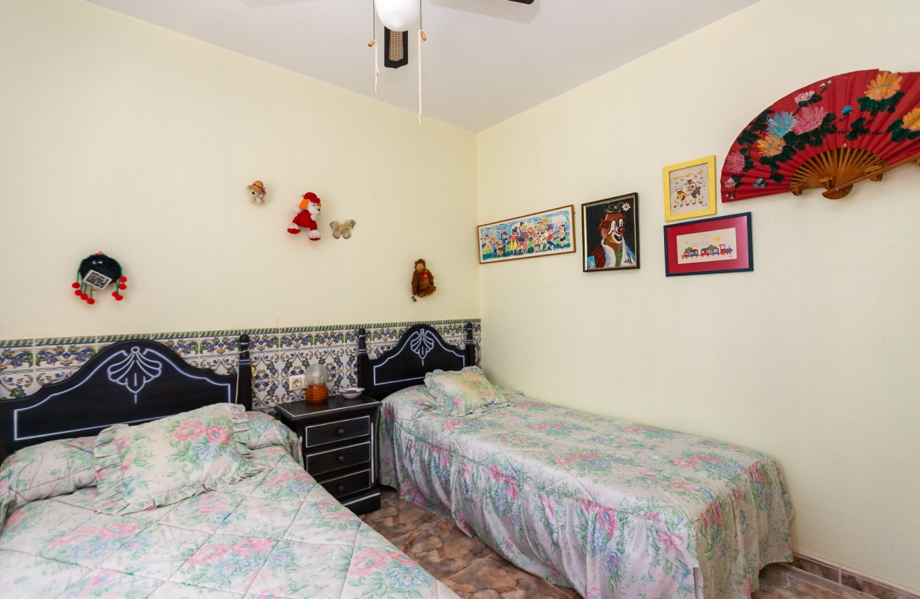 Wiederverkauf - Villa - Orihuela Costa - La Zenia