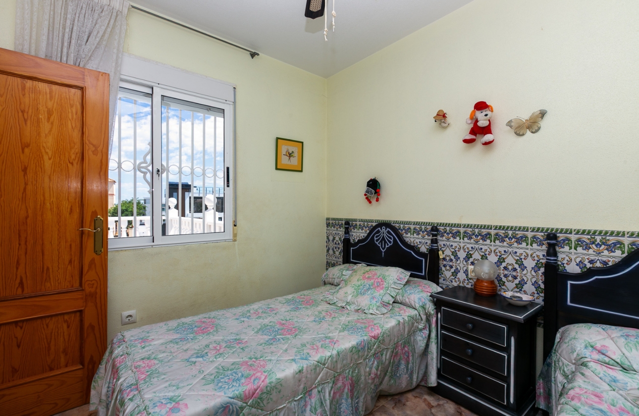 Wiederverkauf - Villa - Orihuela Costa - La Zenia