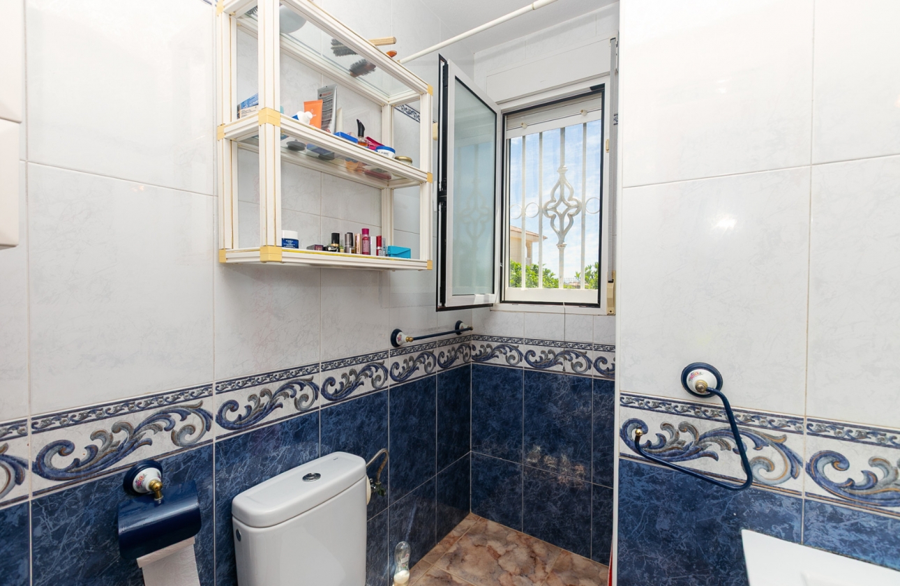 Wiederverkauf - Villa - Orihuela Costa - La Zenia
