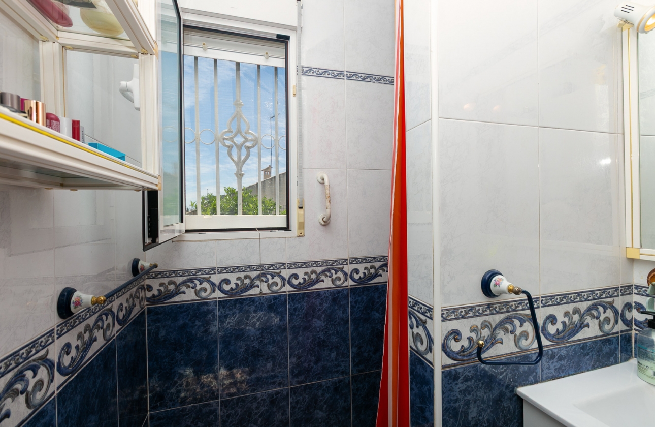 Wiederverkauf - Villa - Orihuela Costa - La Zenia