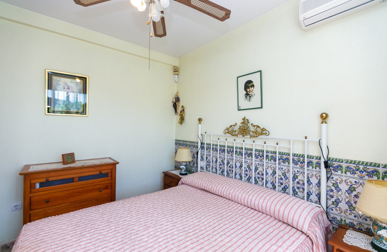 Wiederverkauf - Villa - Orihuela Costa - La Zenia