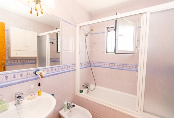 Wiederverkauf - Villa - Orihuela Costa - La Zenia