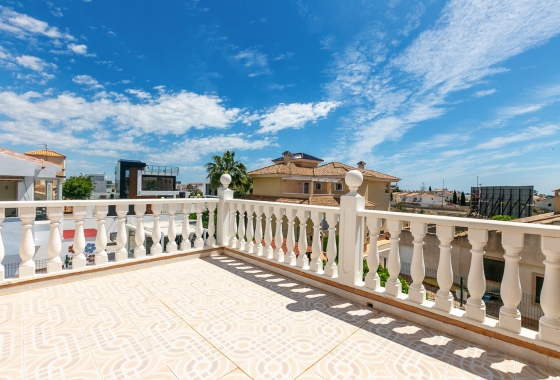 Wiederverkauf - Villa - Orihuela Costa - La Zenia