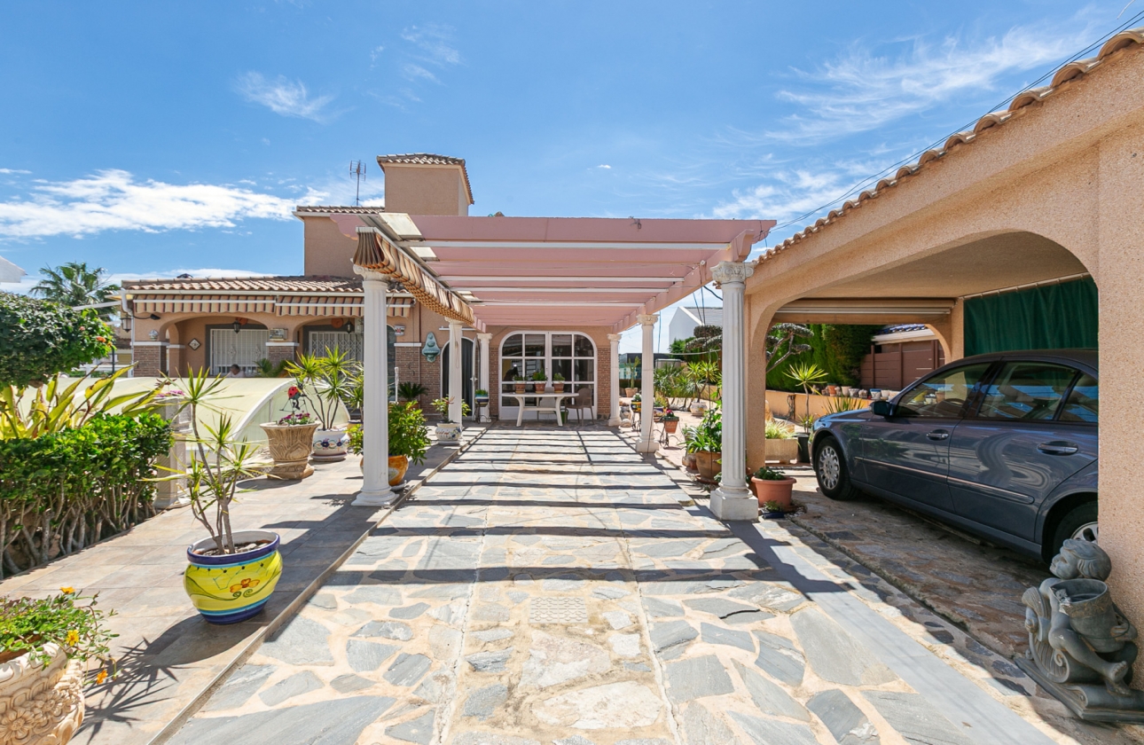 Wiederverkauf - Villa - Orihuela Costa - La Zenia