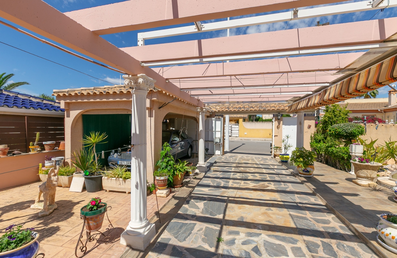 Wiederverkauf - Villa - Orihuela Costa - La Zenia