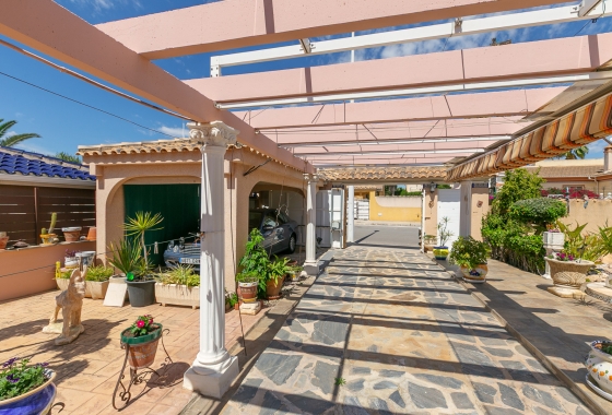 Wiederverkauf - Villa - Orihuela Costa - La Zenia