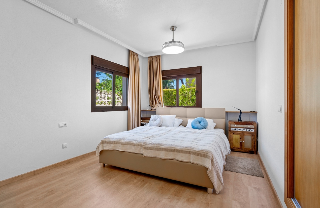 Revente - Villa - Orihuela Costa - Dehesa de campoamor